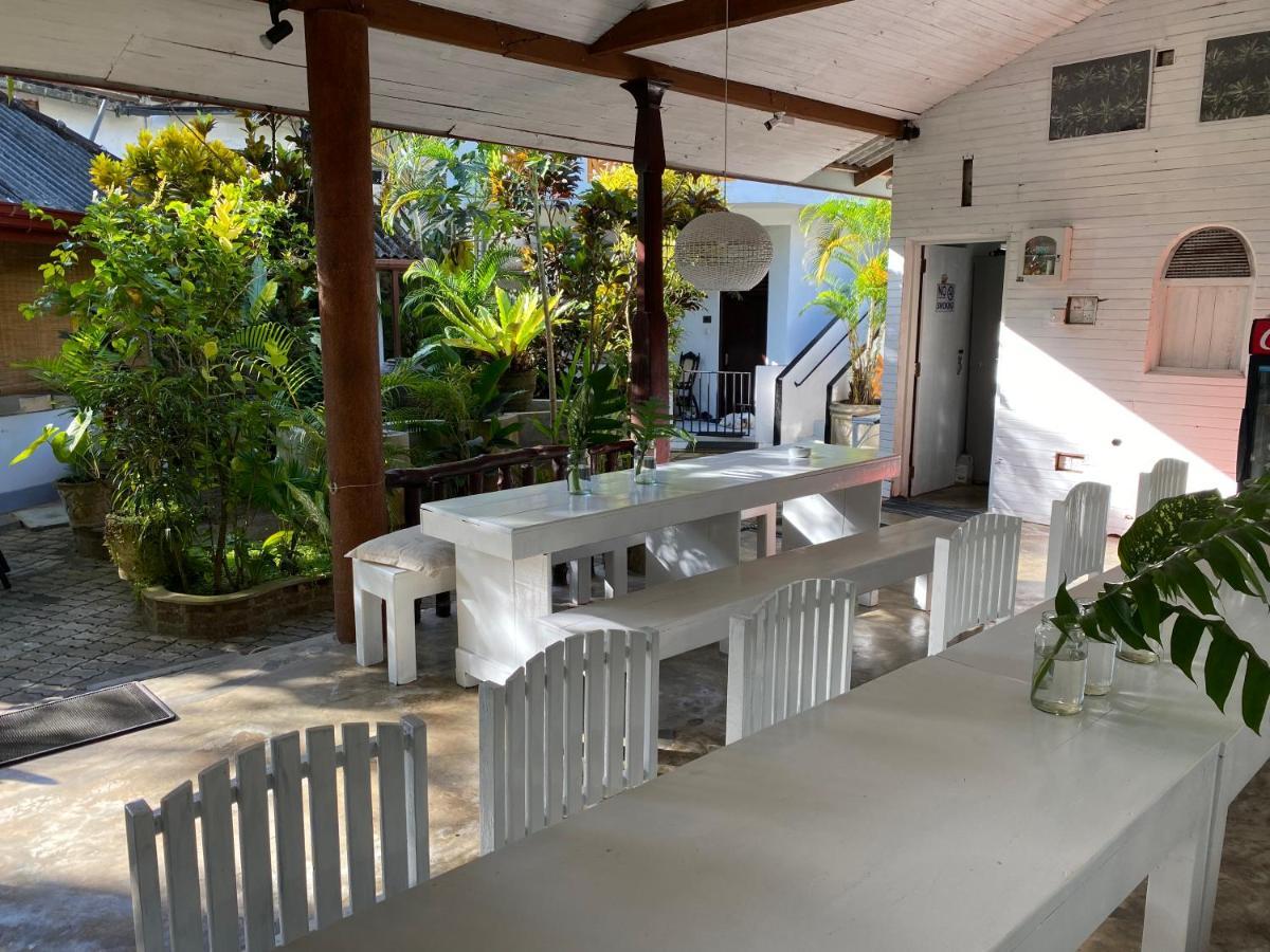 Una Beach Hotel & Olu Cafe Unawatuna Eksteriør bilde