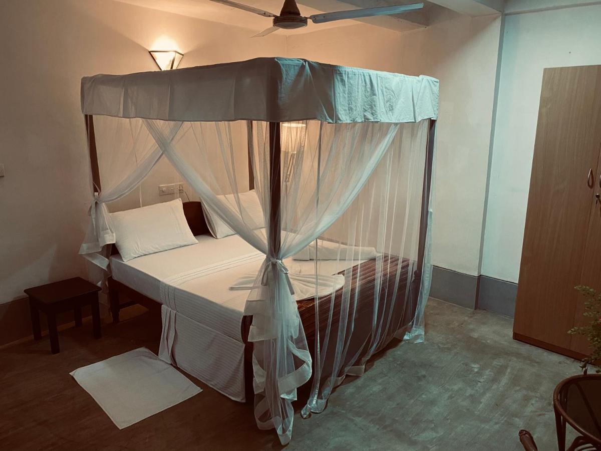 Una Beach Hotel & Olu Cafe Unawatuna Eksteriør bilde
