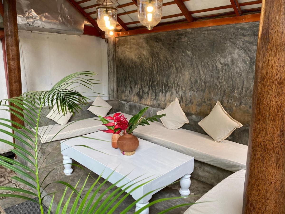 Una Beach Hotel & Olu Cafe Unawatuna Eksteriør bilde