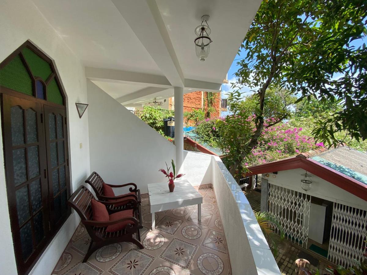 Una Beach Hotel & Olu Cafe Unawatuna Eksteriør bilde